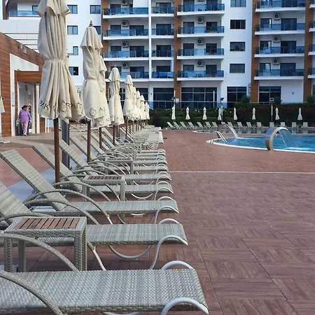 Apartment Family In Azura Park *